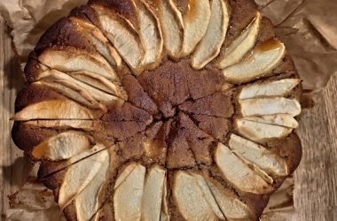 Ciasto z miodem i jabłkami Ciasto z miodem i jabłkami