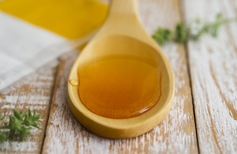 Kiedy i jak krystalizuje miód pszczeli i przestaje być płynny?